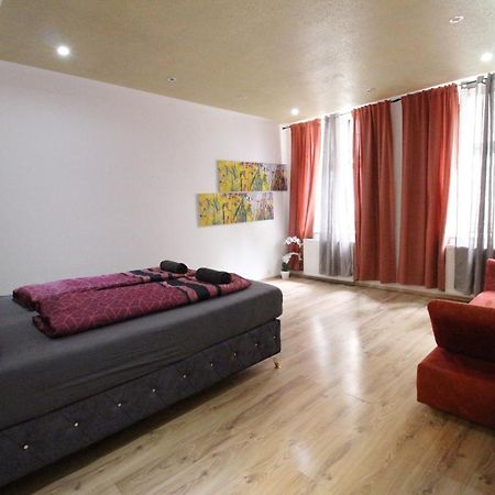 Private Triple Bedroom Rf1 Wien Eksteriør bilde
