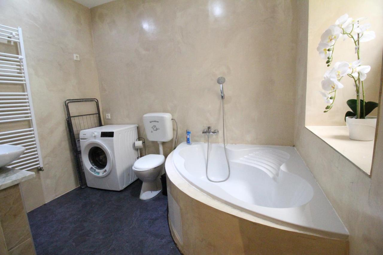Private Triple Bedroom Rf1 Wien Eksteriør bilde